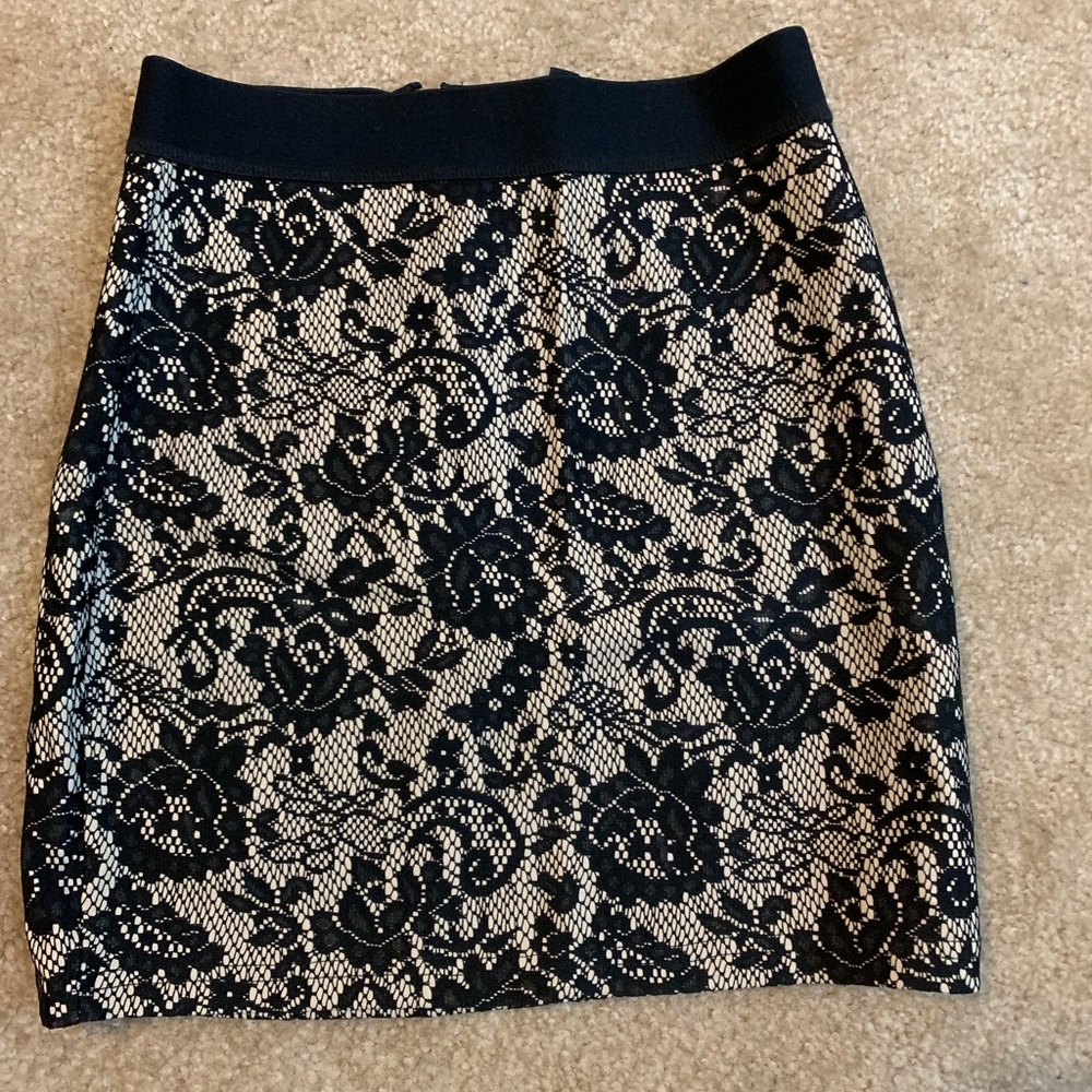 H&M black lace skirt sz 4